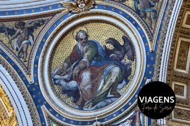 Afrescos na cúpula da Basílica de São Pedro